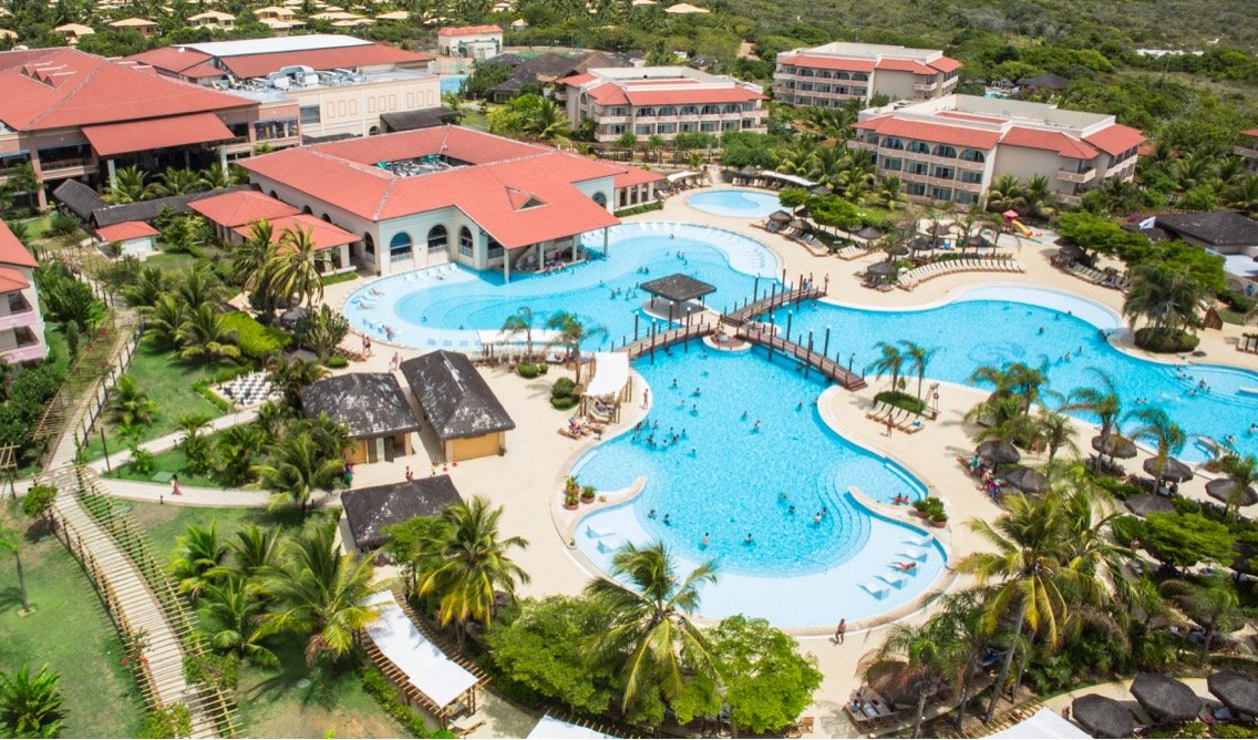 Resorts de Praia com Piscinas no Brasil
