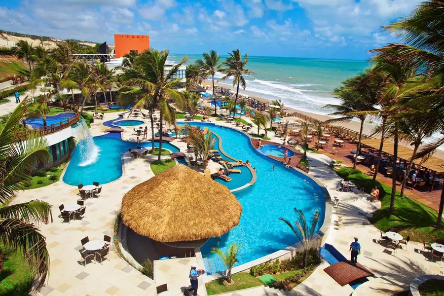 Resorts de Praia com Piscinas no Brasil